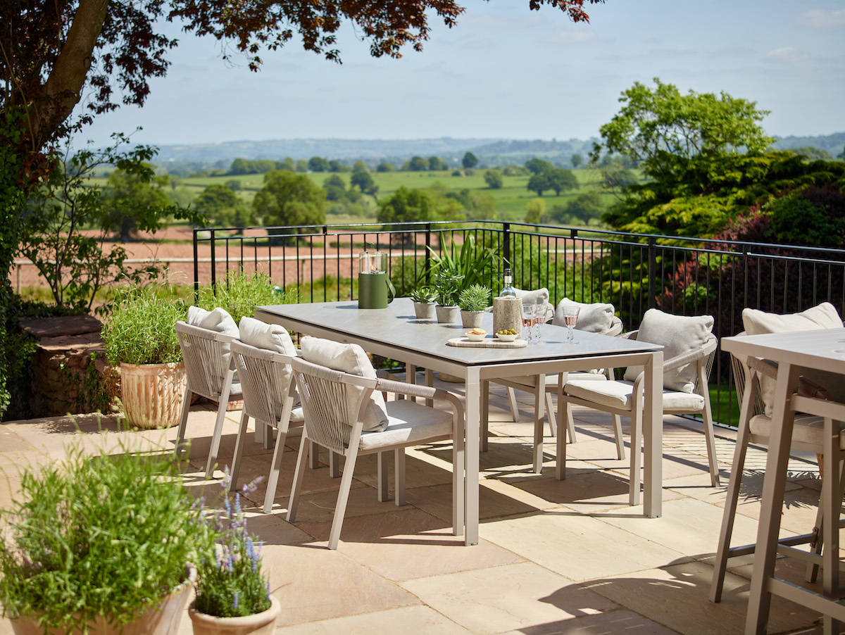 Marseilles 8-seater outdoor dining set